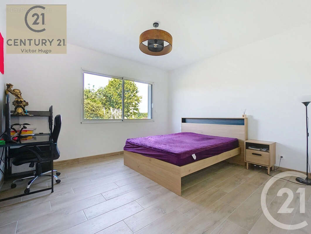 Maison 243 m² à Limoges  - photo 8