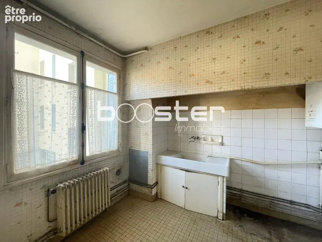 Toulouse Matabiau – Opportunité à Saisir : Spacieux T3 de 73 m² à Rénover au 1er Étage - photo 4