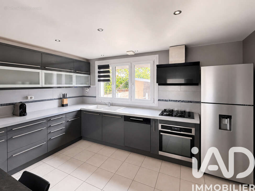 Maison 110 m² à Groslay  - photo 8