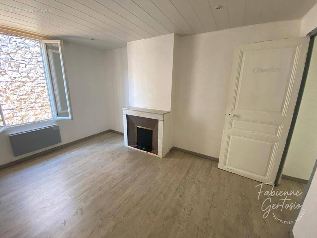 Appartement à HYERES