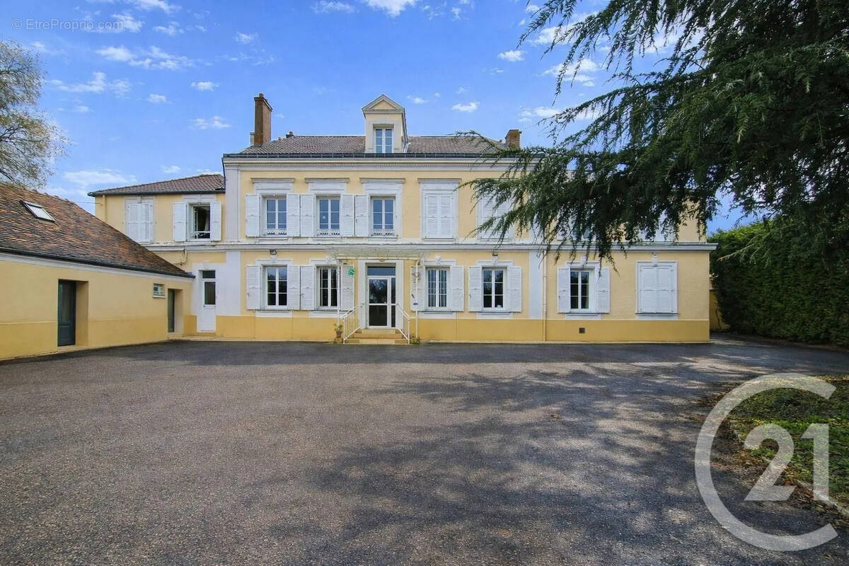 Appartement à MOISSY-CRAMAYEL