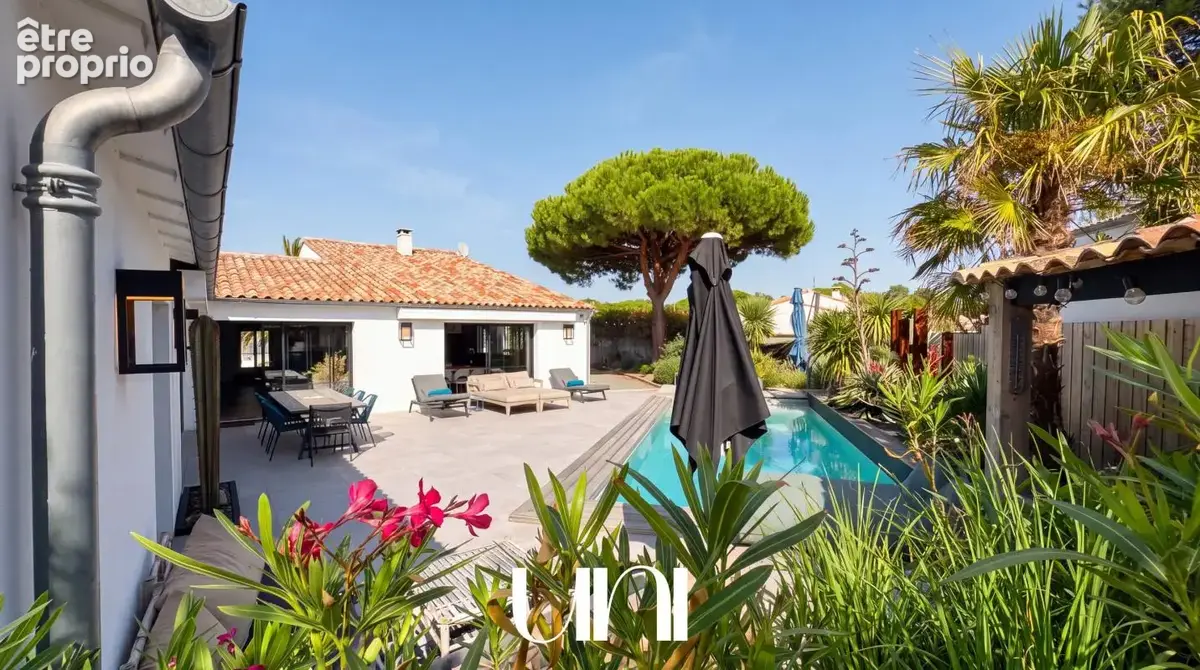 Maison 6 pièces de 277 m2 avec piscine et dépendance - Le-Bois-Plage-en-Ré - photo 6