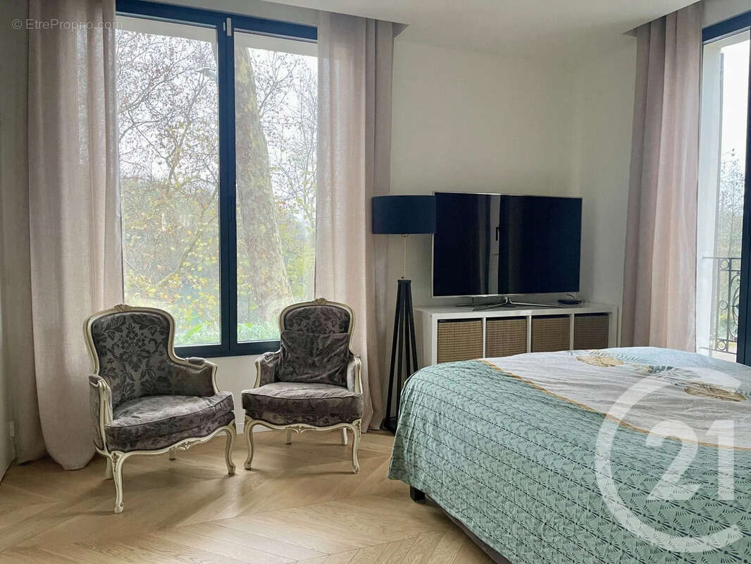 Maison à SAINT-MAUR-DES-FOSSES