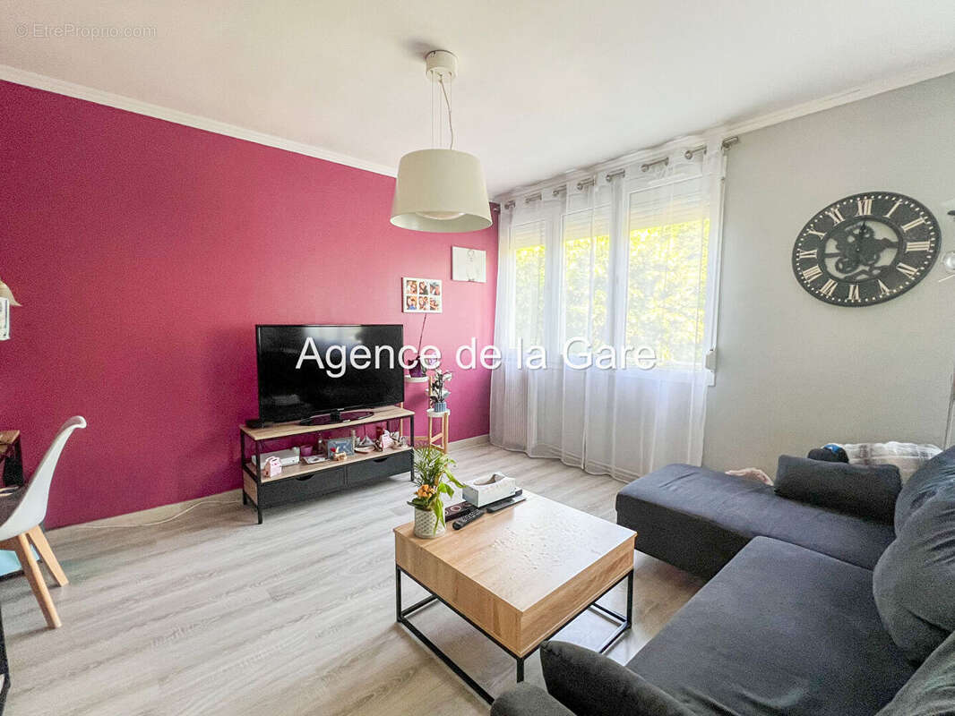 Appartement à HOUILLES
