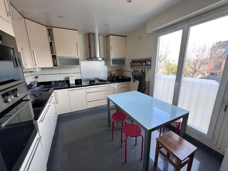 Maison 145 m² à Nanterre  - photo 3