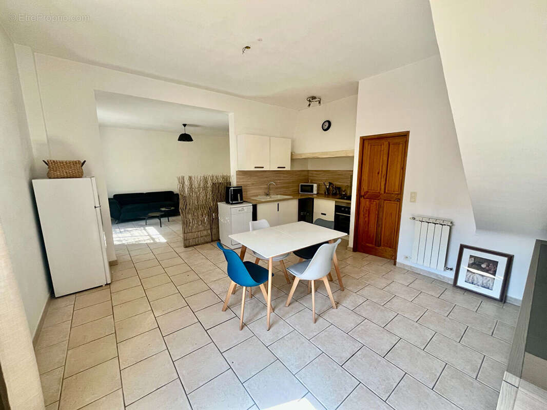 Appartement à L'ISLE-SUR-LA-SORGUE