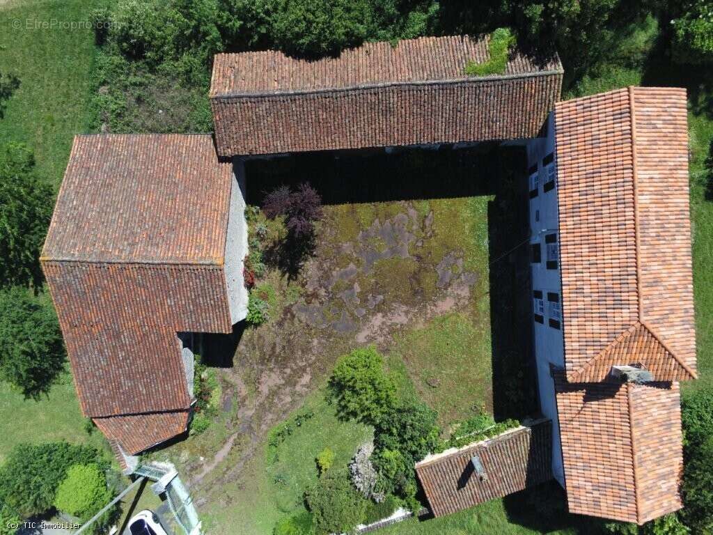 Maison à RUFFEC