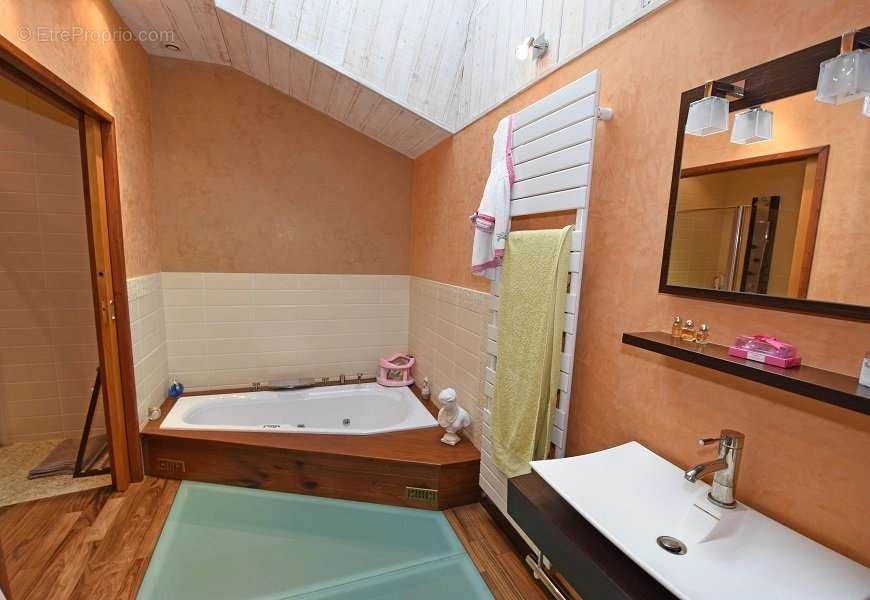 Maison à VAUX-SUR-MER