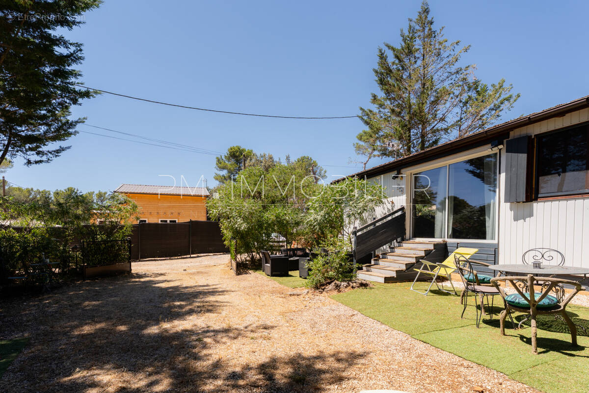 Maison à LE CASTELLET