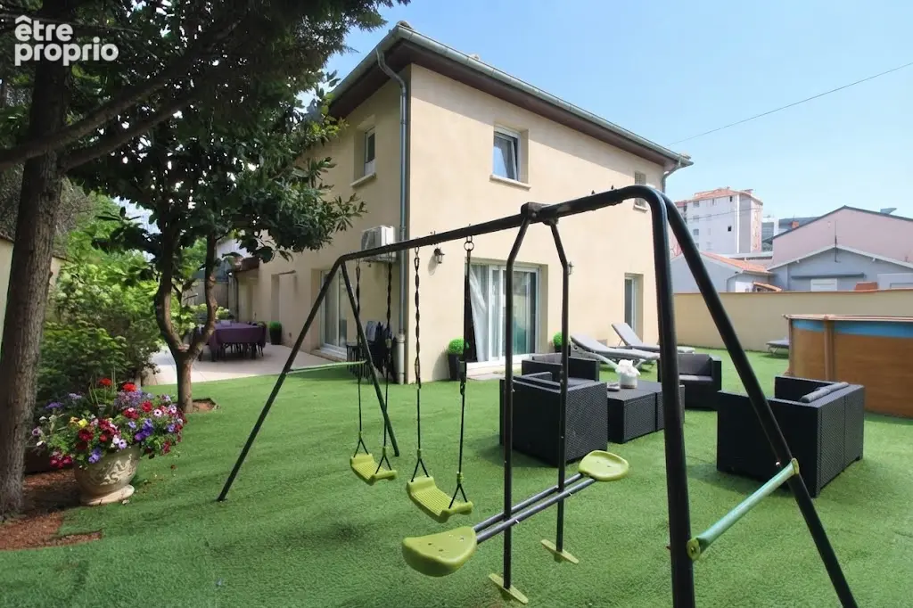 Maison d'architecte contruite en 2000 de 160m² sur terrain de 400m² villeurbanne - photo 3