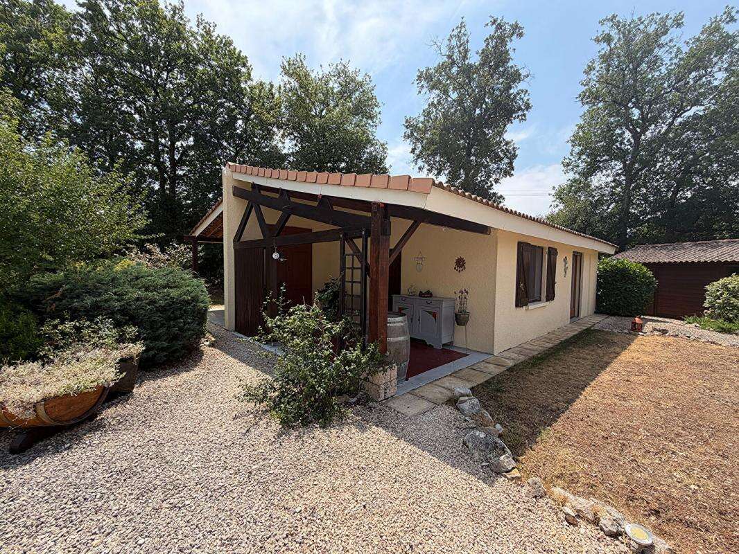 Maison bien entretenue avec studio indépendant, piscine chauffée et dépendances - photo 14
