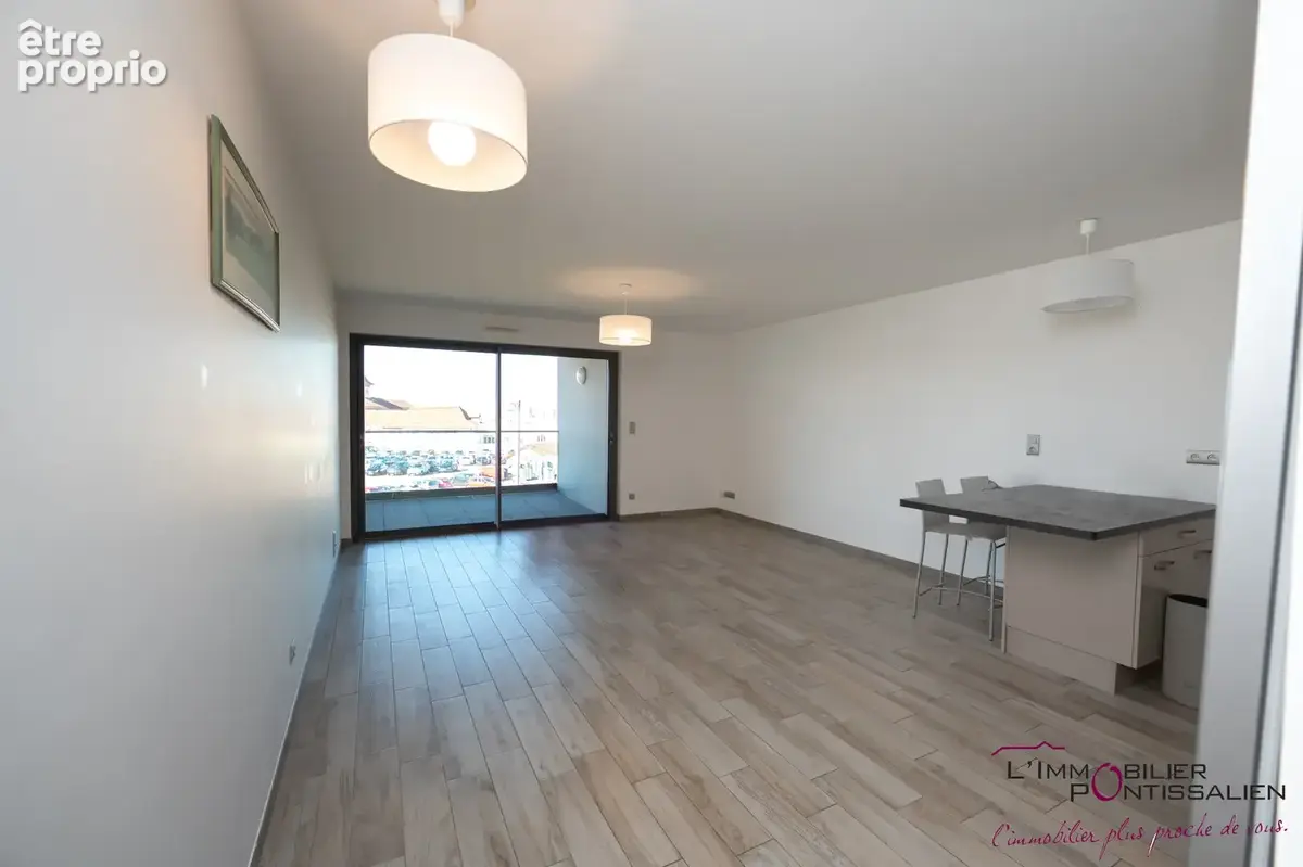 Pontarlier - proche centre ville : appartement recent de type 2 avec ascenseur, cave, garage et terrasse - photo 6