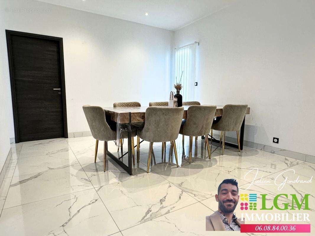 Maison à LA CALMETTE