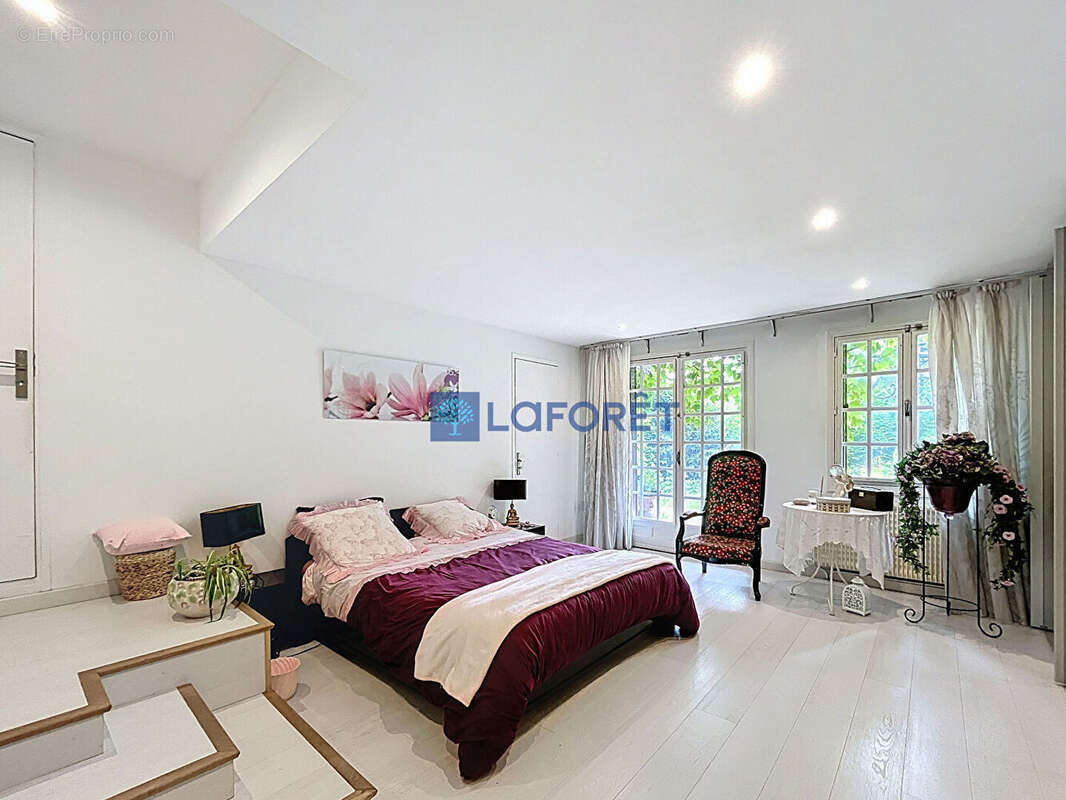 Maison à SAVIGNY-SUR-ORGE