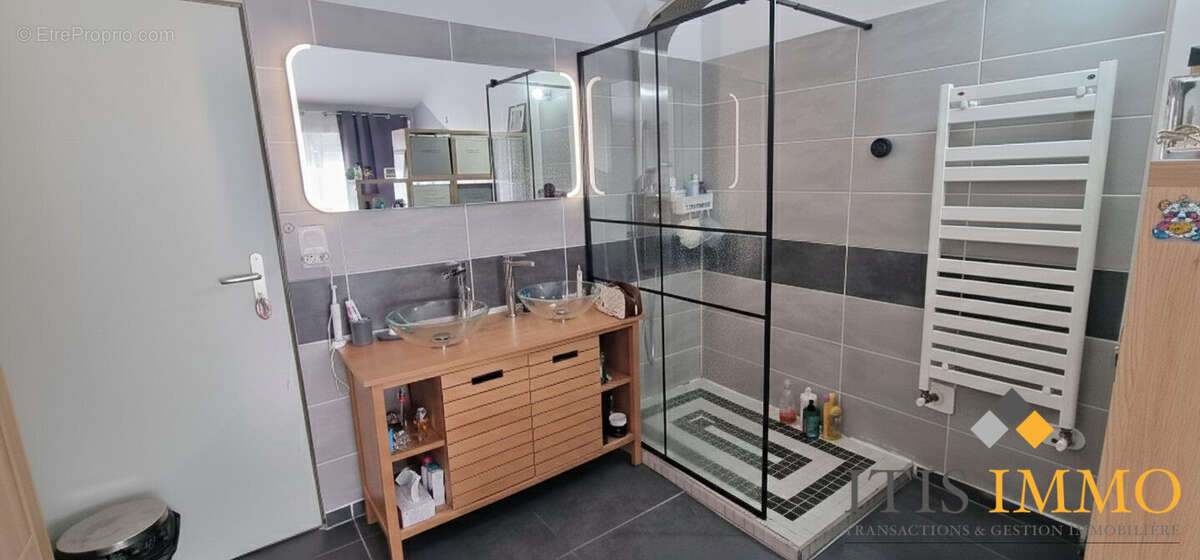 Maison à COMBAILLAUX