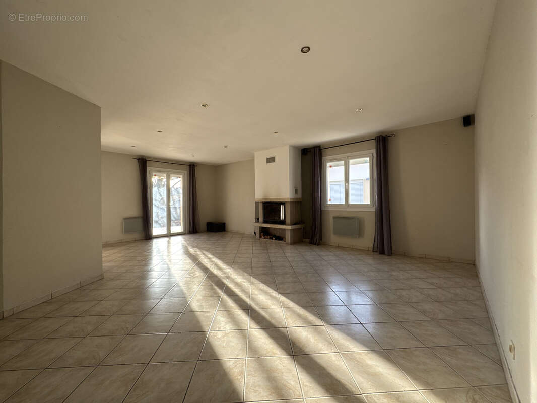 Maison à MONTVENDRE