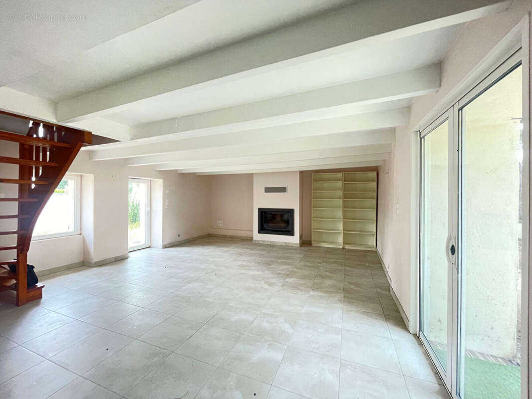 Maison à LA CHAPELLE-DES-MARAIS