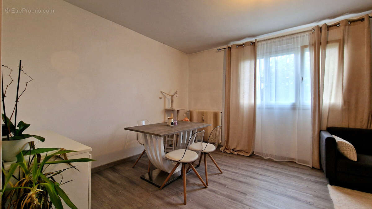 Appartement à SAINT-ANDRE-LES-VERGERS