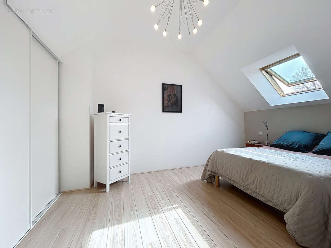 Maison à BRIGNAC-LA-PLAINE