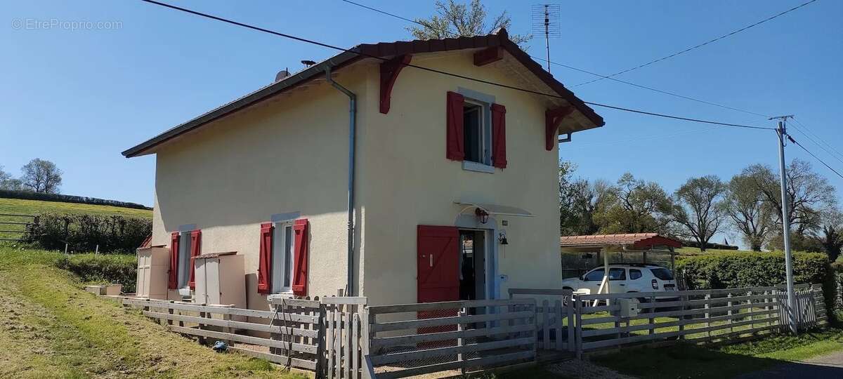 Maison à VENDENESSE-LES-CHAROLLES