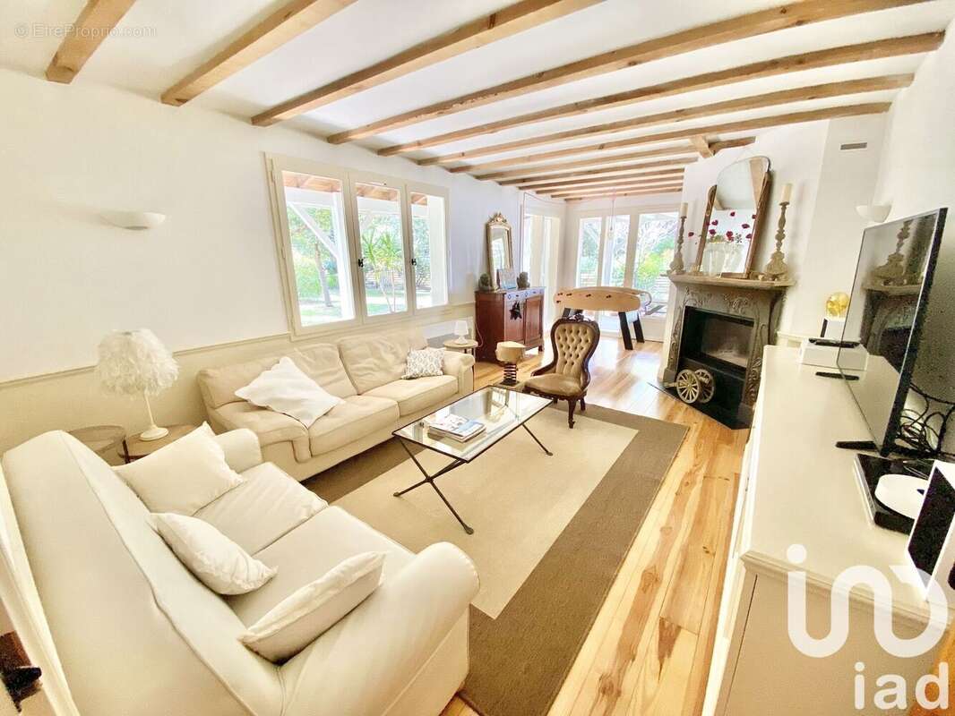 Photo 4 - Maison à SAINT-JULIEN-EN-BORN