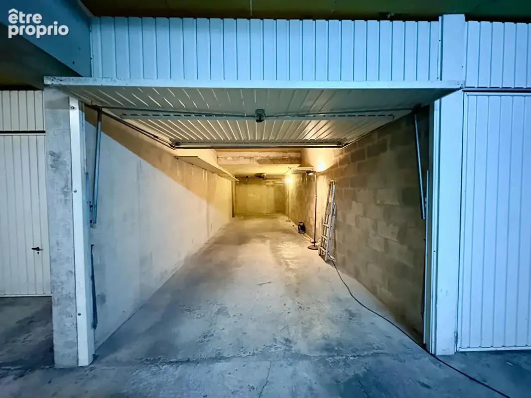 Parking à MARSEILLE-9E