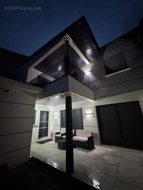 Maison à SURY-LE-COMTAL