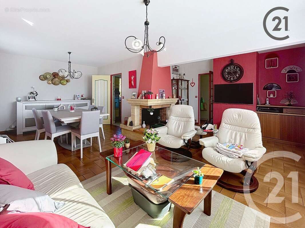 Maison à SAINT-GERMAIN-LAVAL