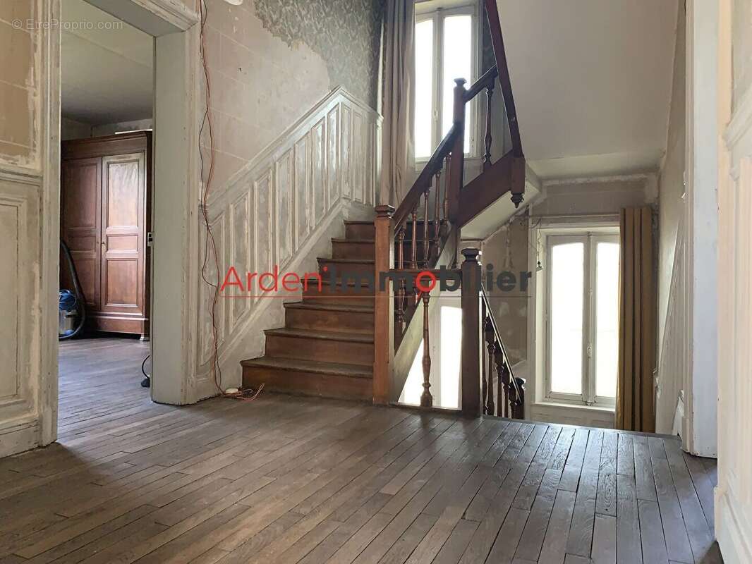Maison à CHATEAU-PORCIEN