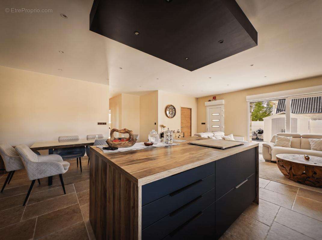 Maison 94 m² à Saint-Amand-Les-Eaux  - photo 9