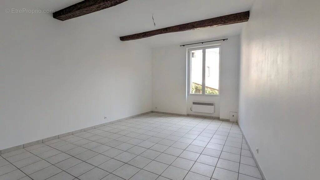 Appartement à COTIGNAC