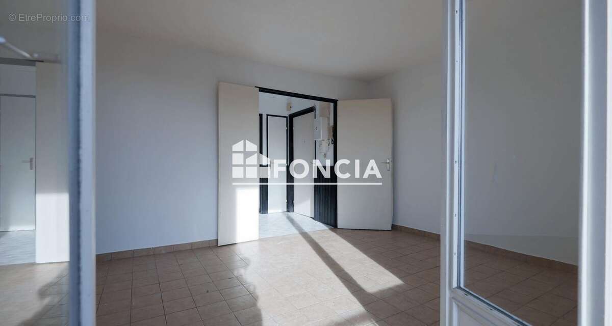 Evry-Courcouronnes - T2 - 49,25 M2 - photo 5
