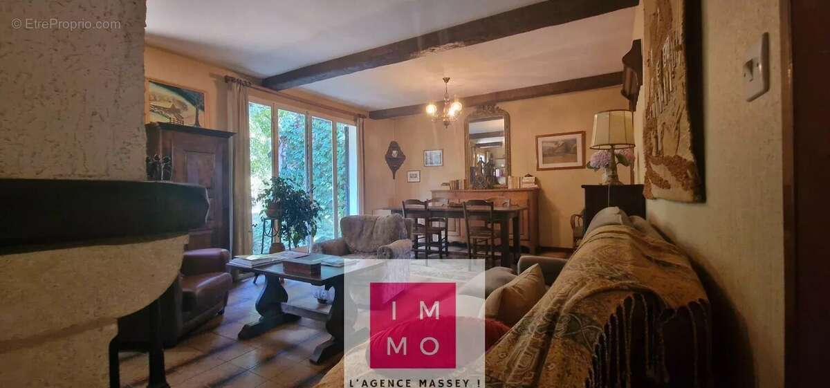 COUP DE COEUR - Maison de plain-pied de 94 m² avec jardin sur 1591 m² - photo 9