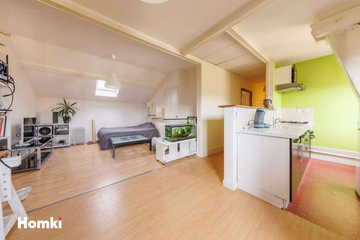 À VENDRE – Appartement T1 de 47 m² (43 m² loi Carrez) – Hyper centre Clermont-Ferrand – Quartier Jardin Lecoq - photo 2
