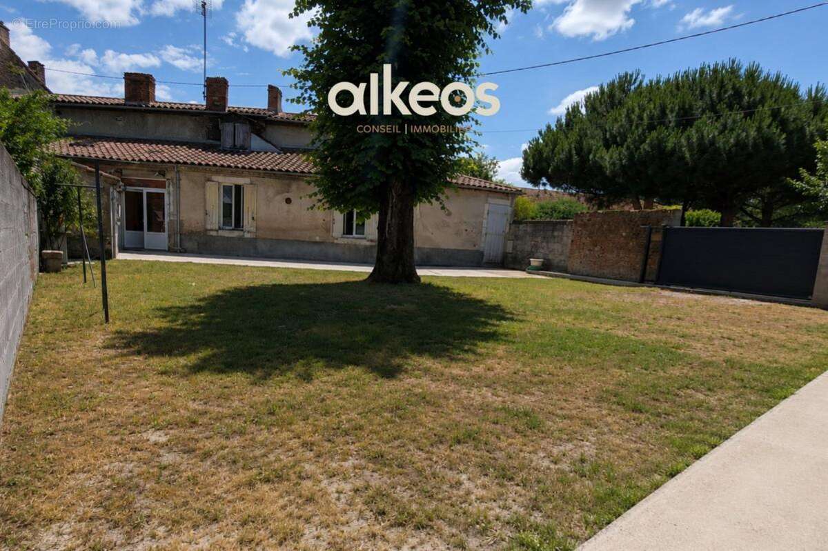 Maison 187 m² à Saint-Symphorien  - photo 19
