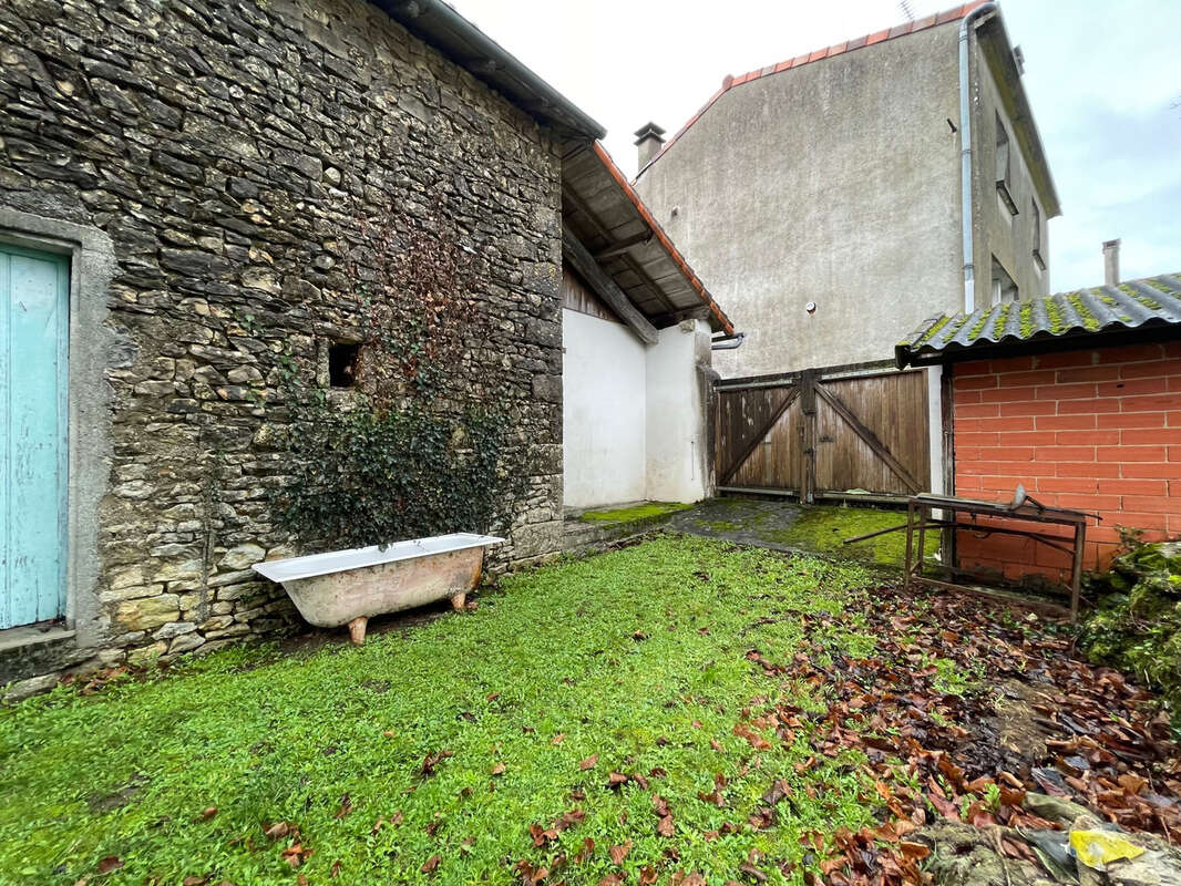 Maison à SAINT-LAURENT-DE-CERIS