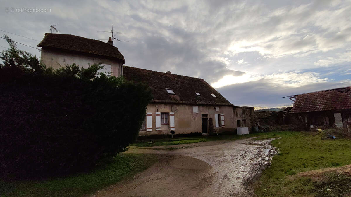 Maison à MARCILLY-OGNY