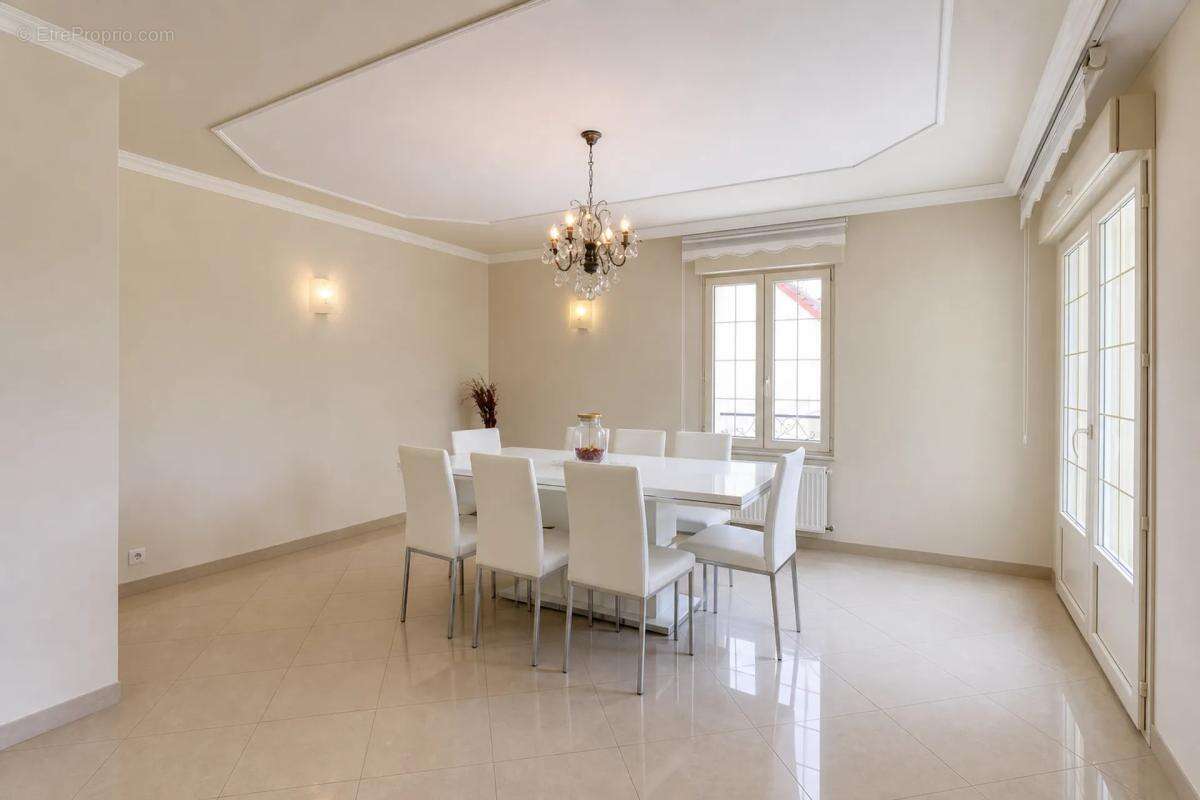 Maison à SEZANNE