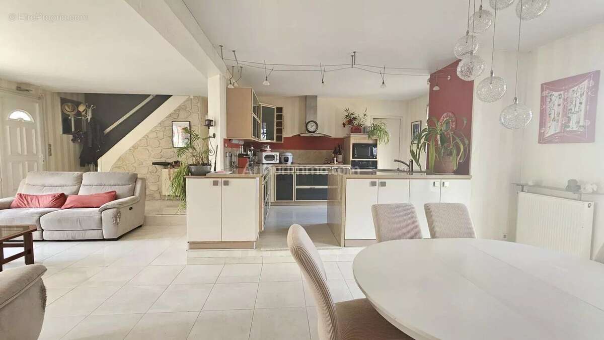 Maison à MONTLHERY