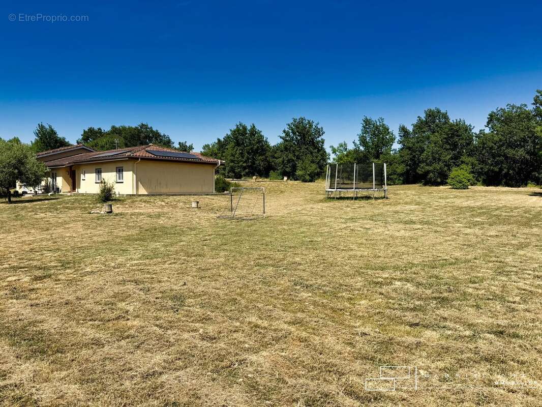 Maison 160 m² à Preignan  - photo 10