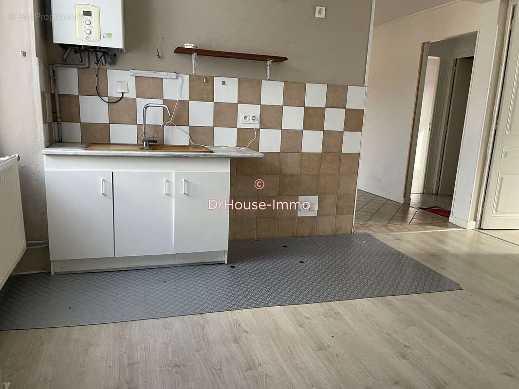 Appartement à UNIEUX