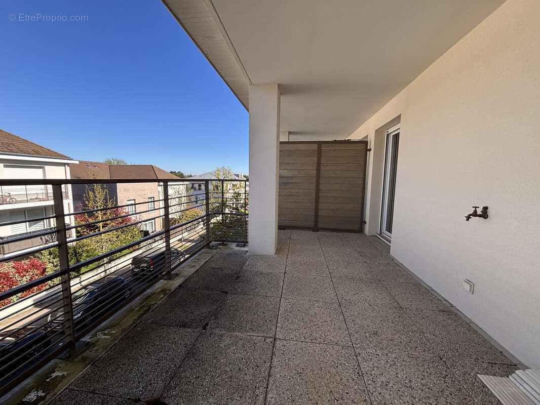 Appartement à EZANVILLE