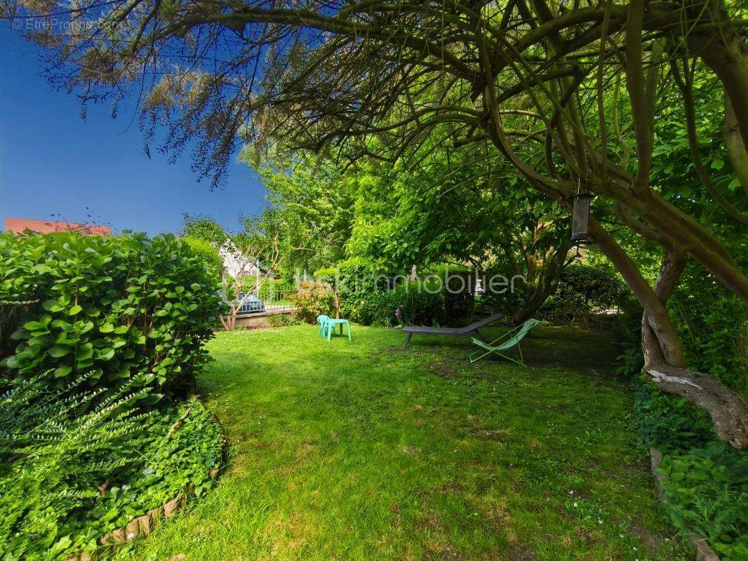 Maison à LONGPERRIER