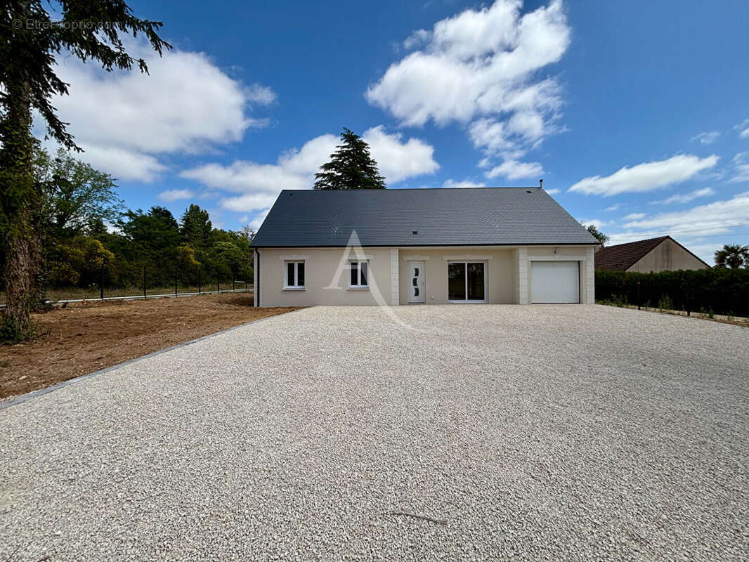 Maison à CONTRES