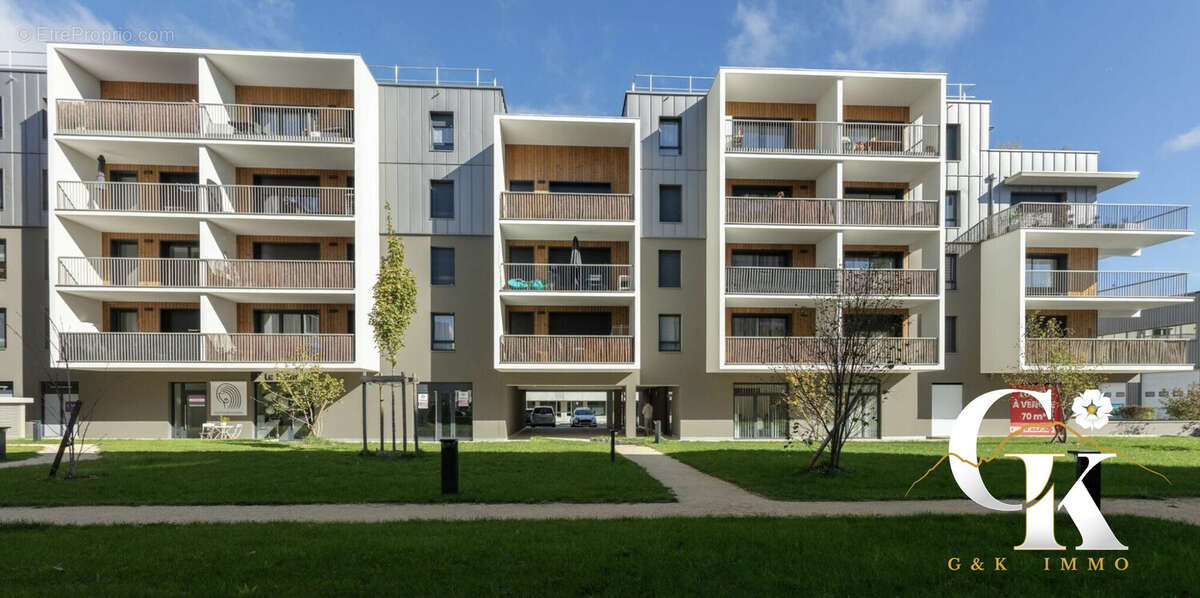 Commerce à CROLLES