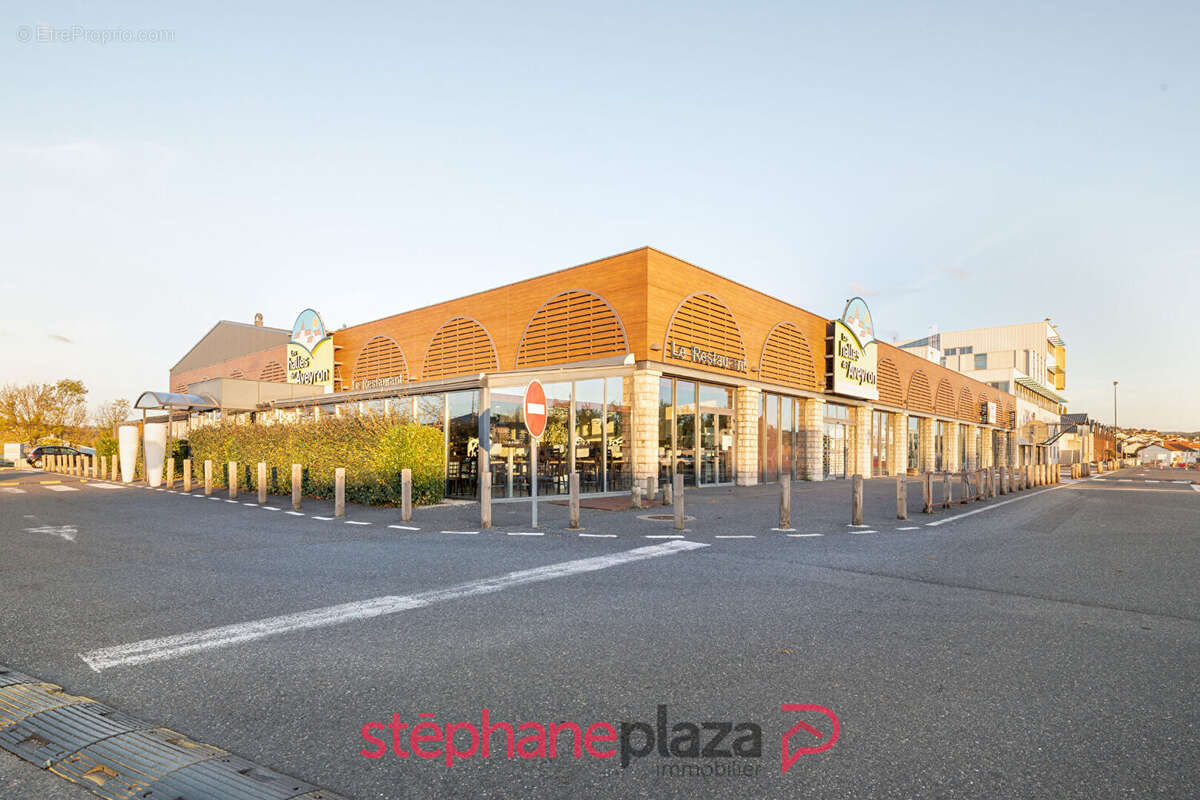 Commerce à ONET-LE-CHATEAU