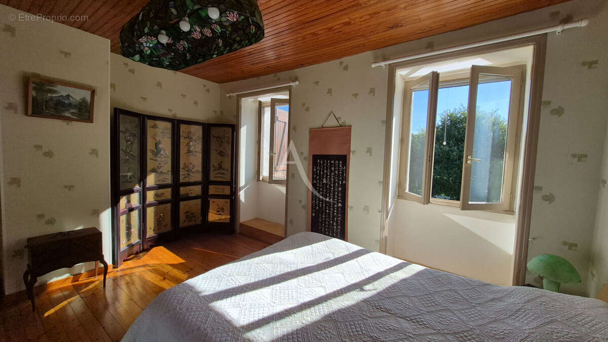 Maison à CHERMIGNAC