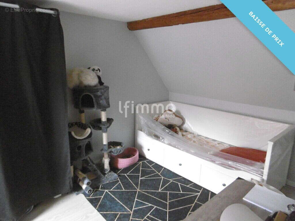Maison, 3 pièces avec une cour et une annexe - photo 8