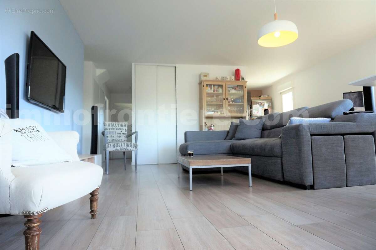 T5 Duplex à Ambilly - Appartement à AMBILLY