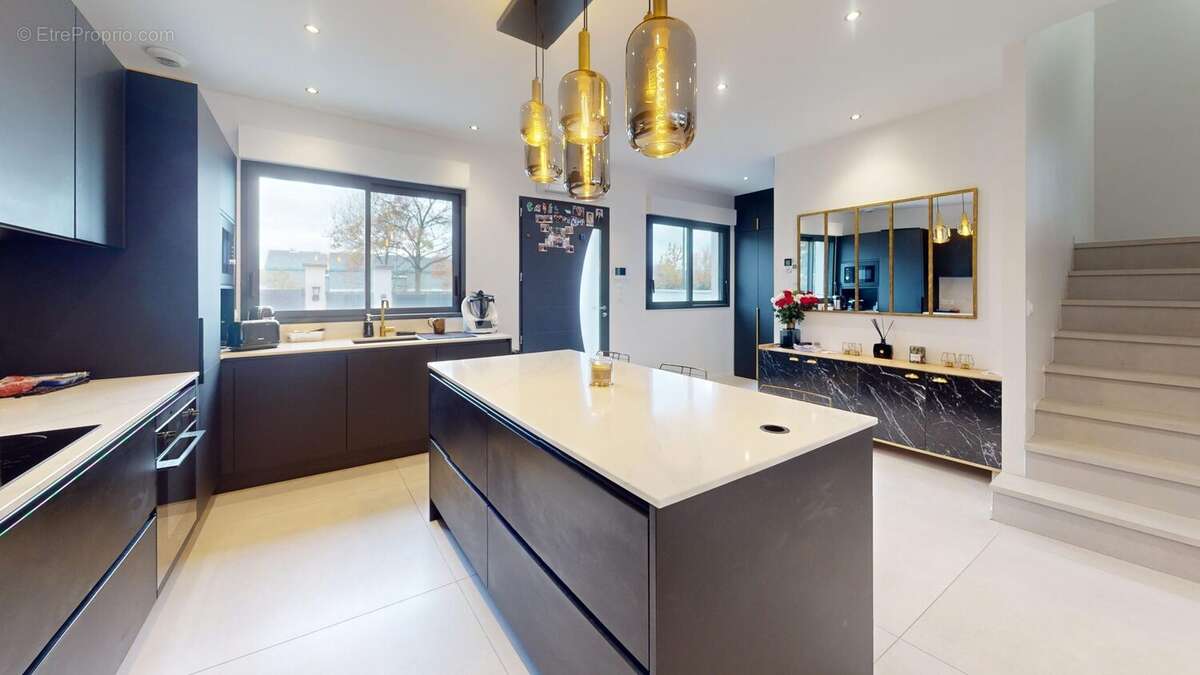 Maison à SAINT-MAUR-DES-FOSSES